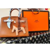 Sac à Main Élégance Classique – Style Iconique & Accessoires InclusSacs