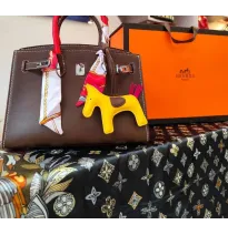 Sac à Main Élégance Classique – Style Iconique & Accessoires InclusSacs