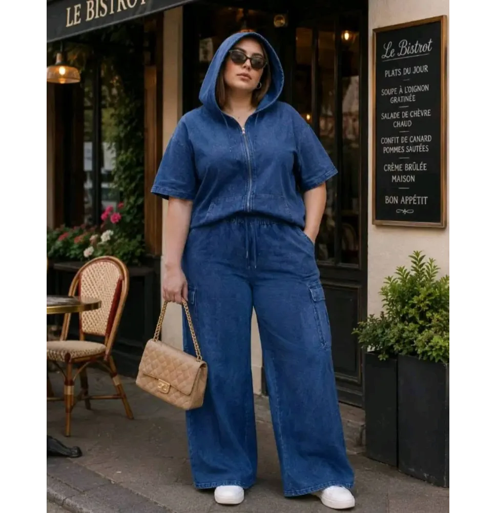 Ensemble Denim Chic Deux Pièces – Veste à Capuche Éclair et Pantalon Cargo LargeEnsembles