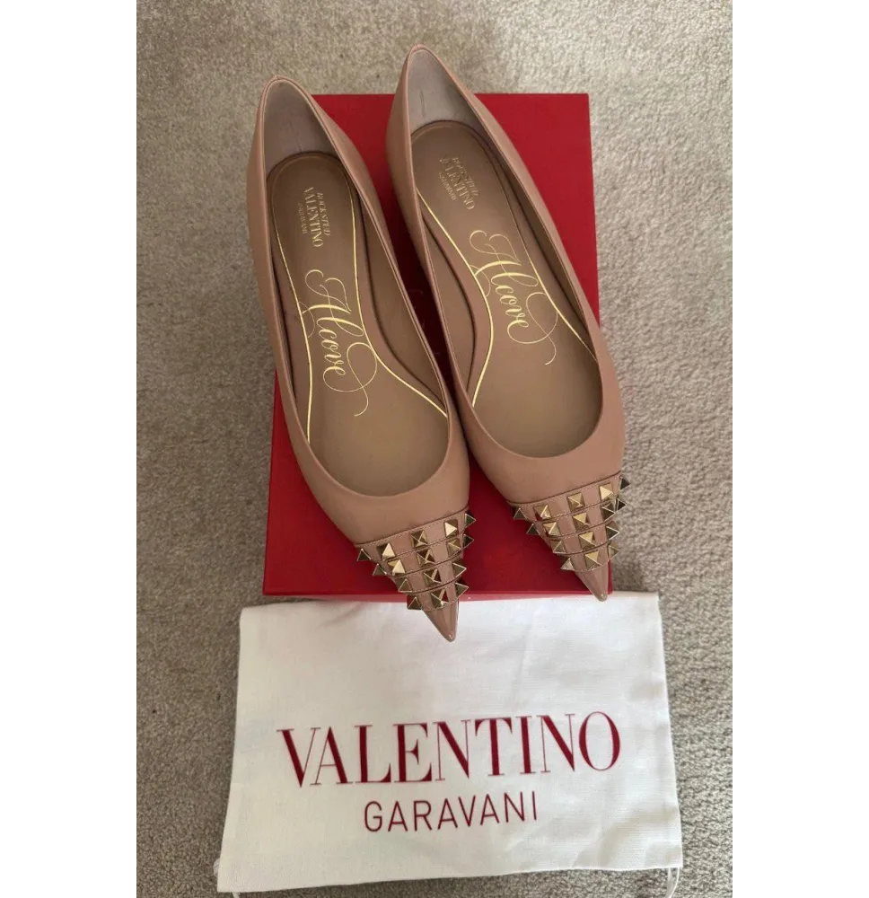 Ballerines Pointues en Cuir Nude – Style Valentino Gravani avec Clous DorésChaussures homme, femme et enfant