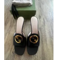 Sandales Mules de Luxe en Cuir Noir – Style Gucci avec Grand Logo GG Doré InterconnectéChaussures homme, femme et enfant