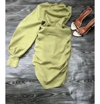 Robe Courte Asymétrique Vert Olive - Une Manche Bouffante et Côtés FroncésTenue de soirée
