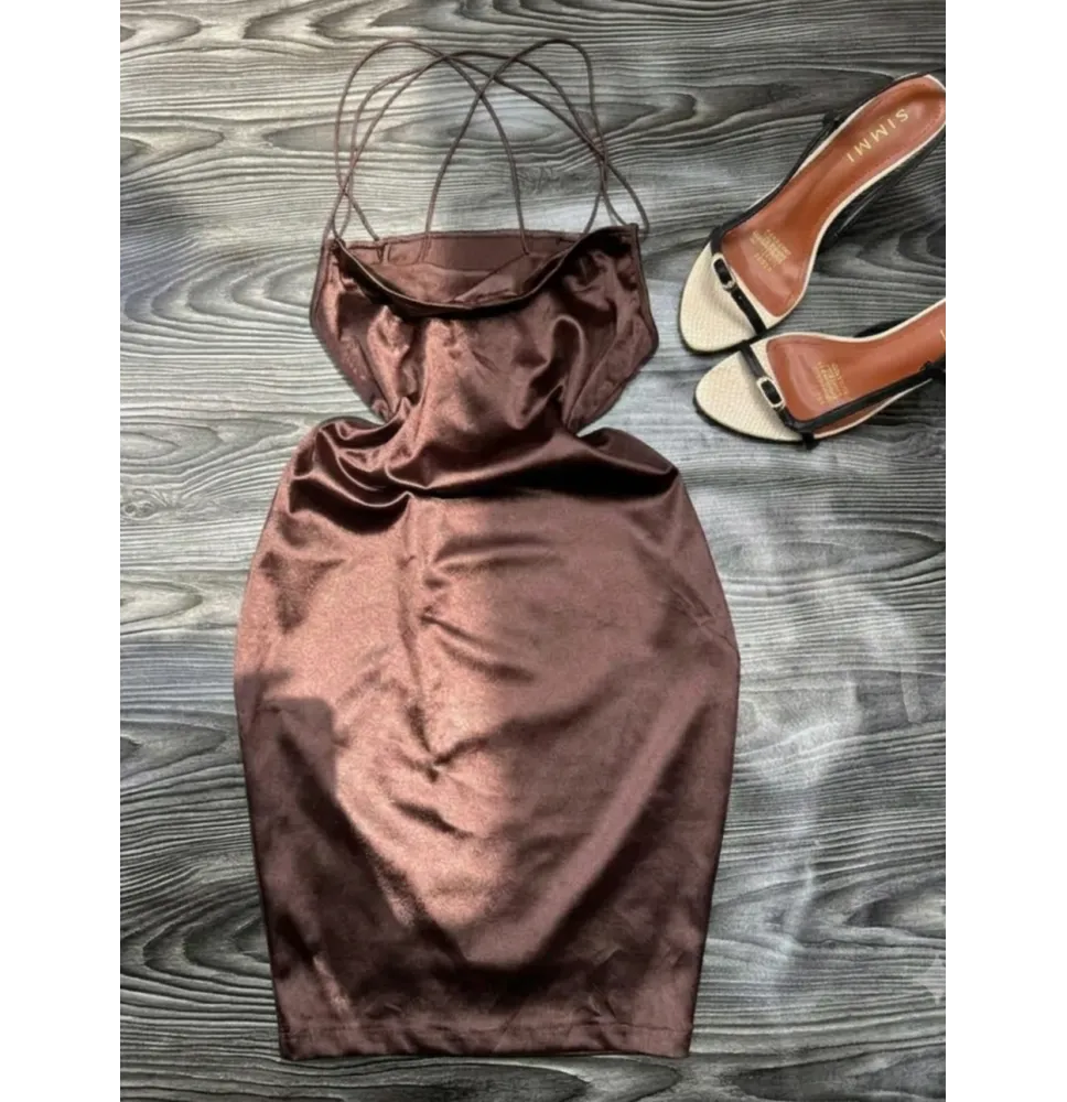 Robe Courte Dos Nu en Satin Marron Chocolat - Multi-Brides Croisées Glamourmode